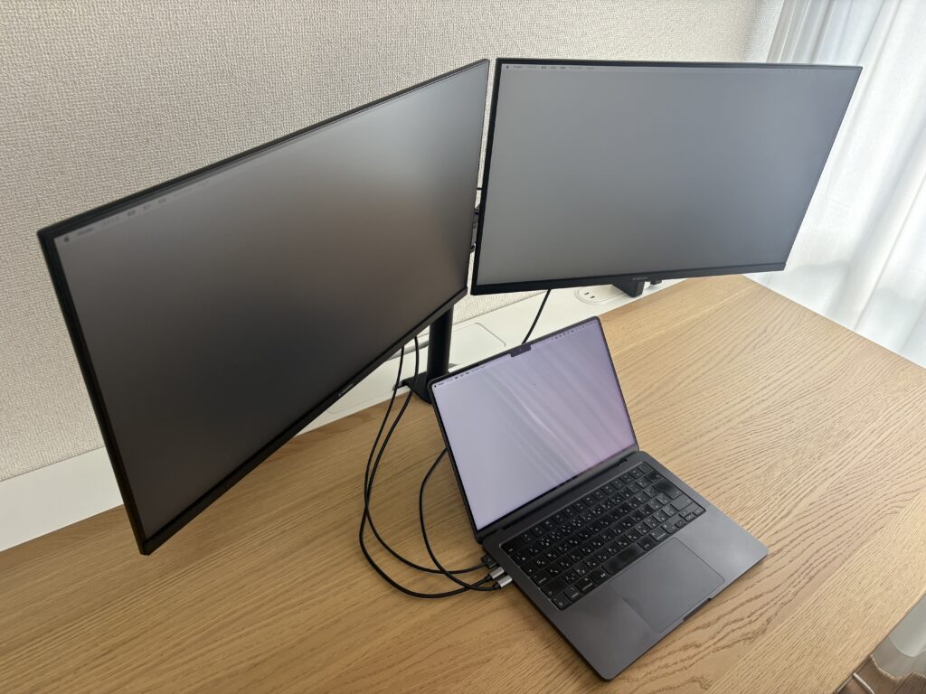 MacbookProと2枚の外部ディスプレイ